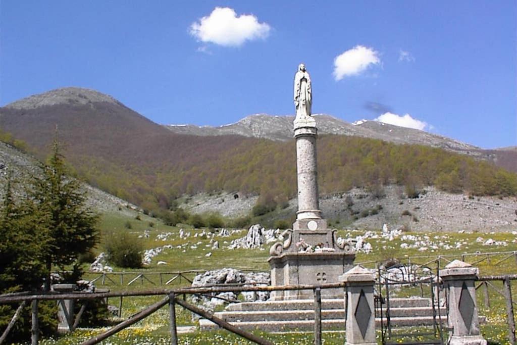 Domus - Casa Vacanza B&B Veroli Luaran gambar