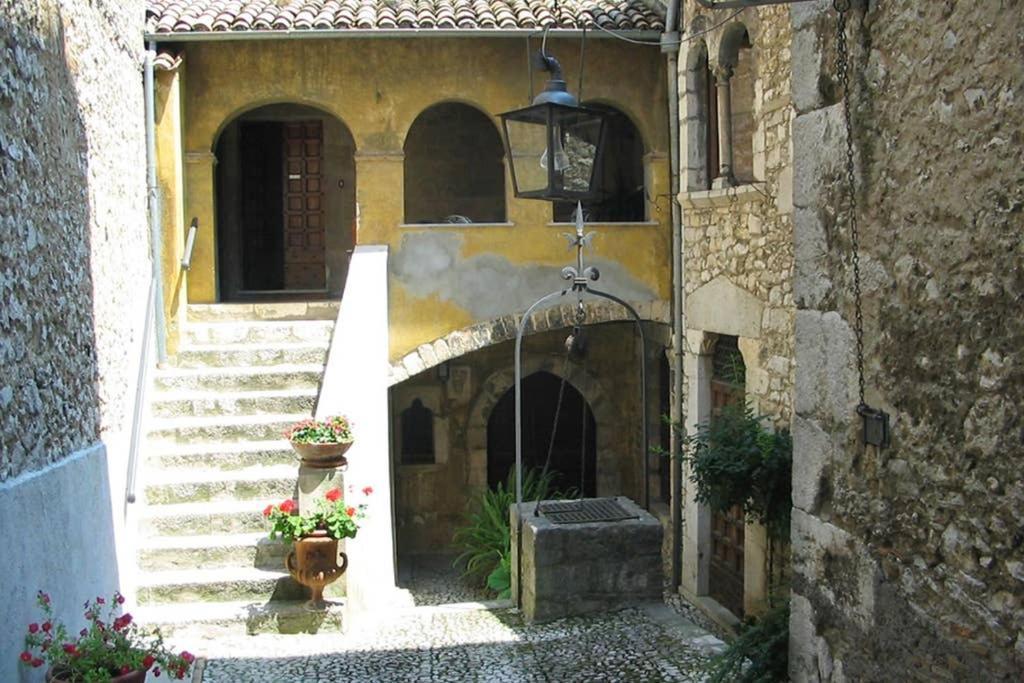 Domus - Casa Vacanza B&B Veroli Luaran gambar