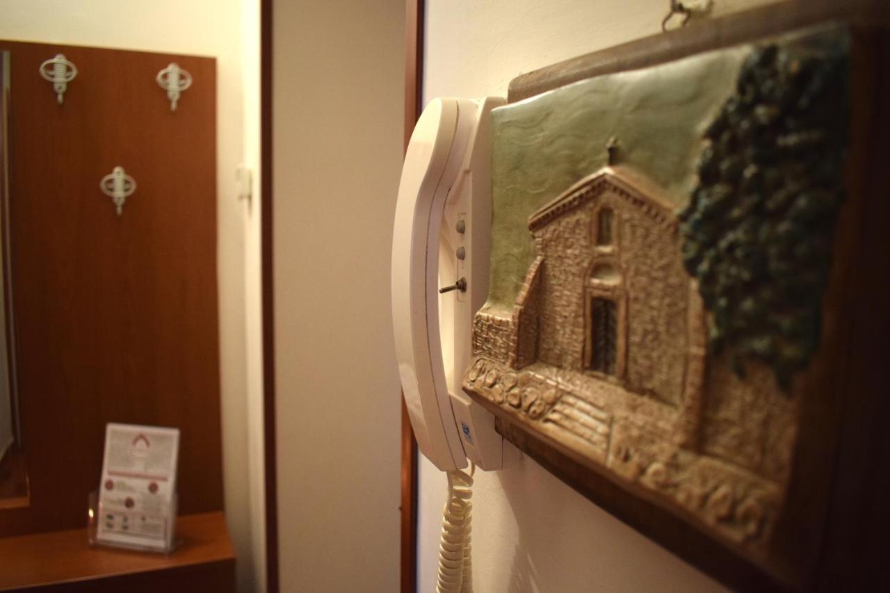 Domus - Casa Vacanza B&B Veroli Luaran gambar